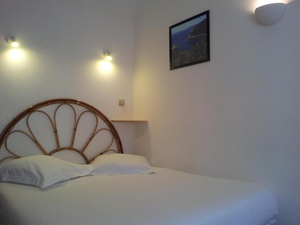 Hotel L'Oustaou Le Lavandou Room photo
